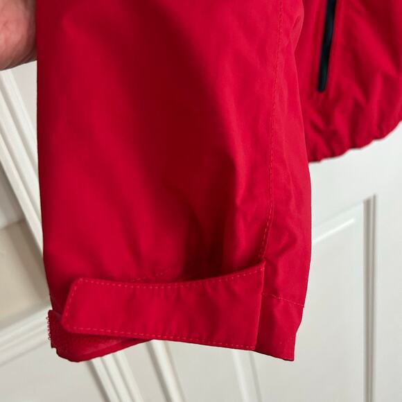 The Northface Red 'Dryvent' Rain Jacket with Hood & 4 Zip Pockets Size Medium - Picture 8 of 8